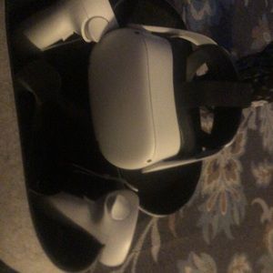 oculus quest two elite strap and case